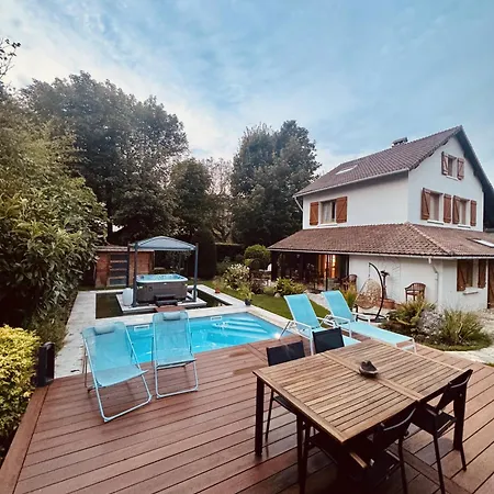 Mx Villa